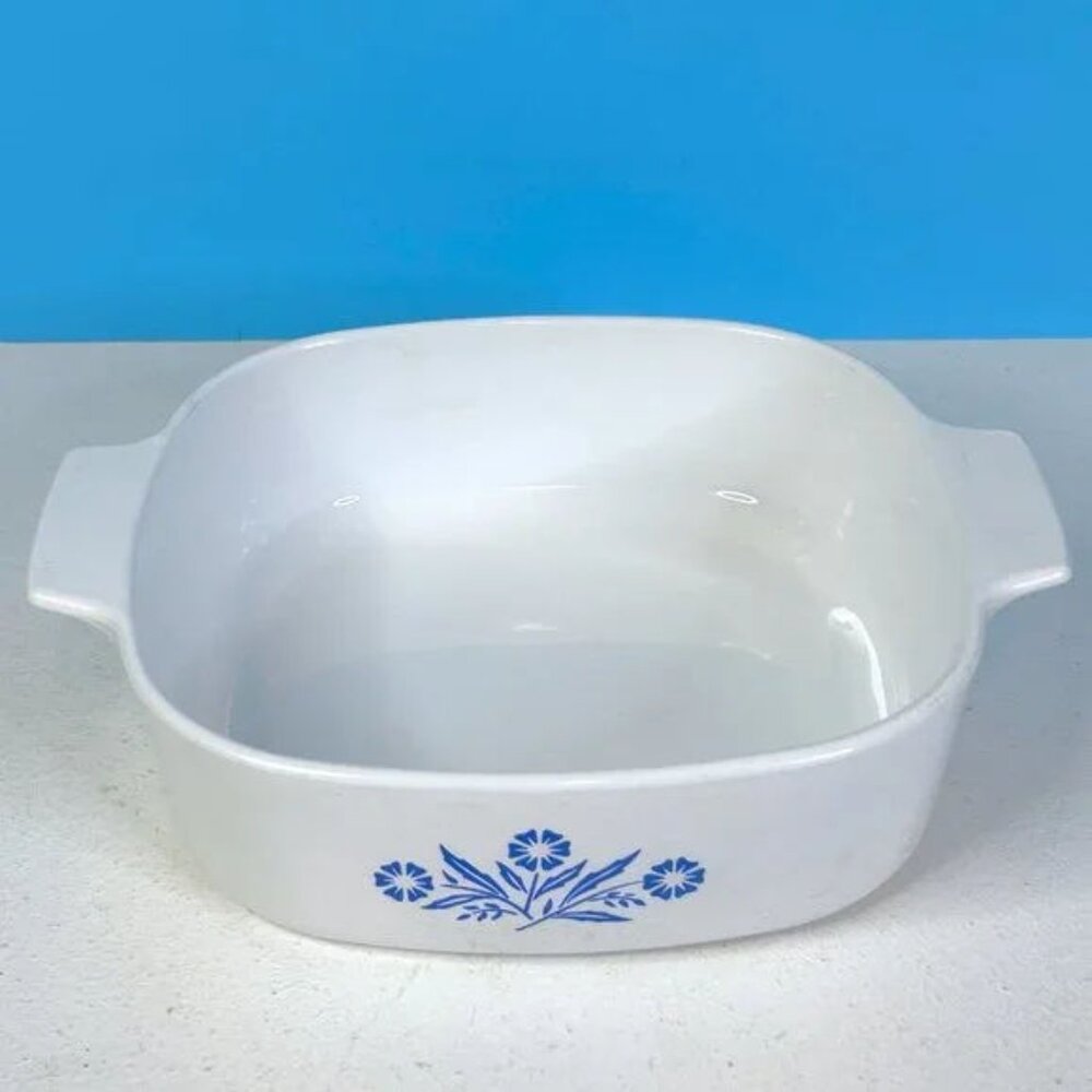 Vintage Corning (A-2-B) 2 Liter Blue Cornflower Casserole Dish - Picture 2 of 5
